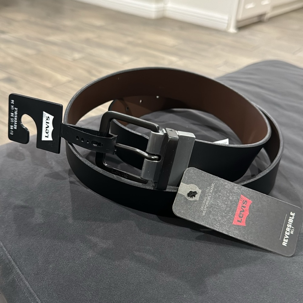 🖤Levi’s reversible belt